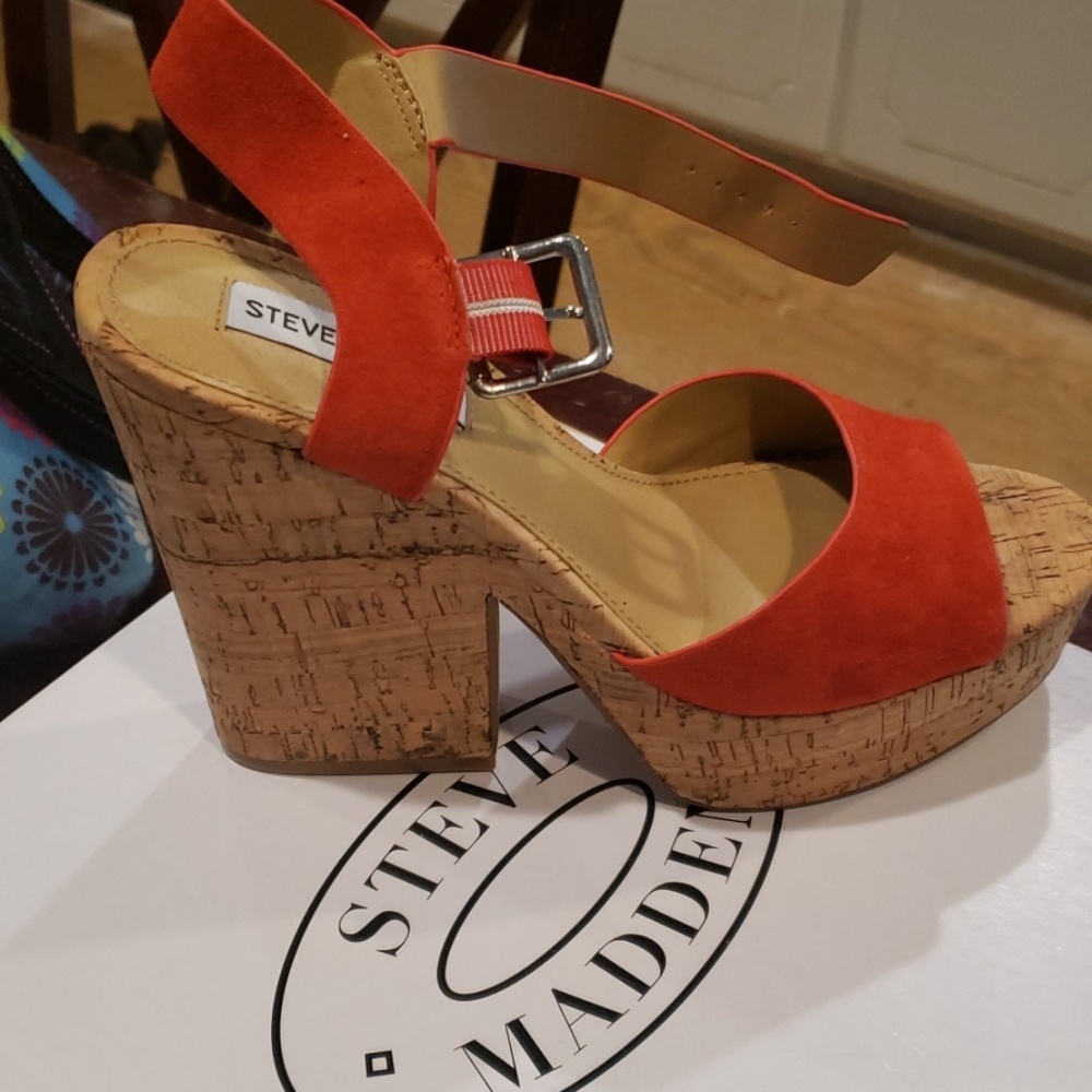 Orange platforms